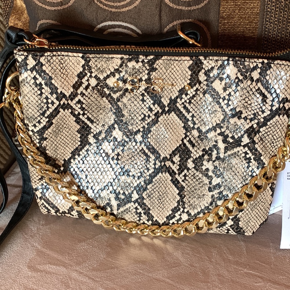 JESSICA SIMPSON. NWT. Fashion crossbody bag, embossed w/Snake print.‎ Gol…